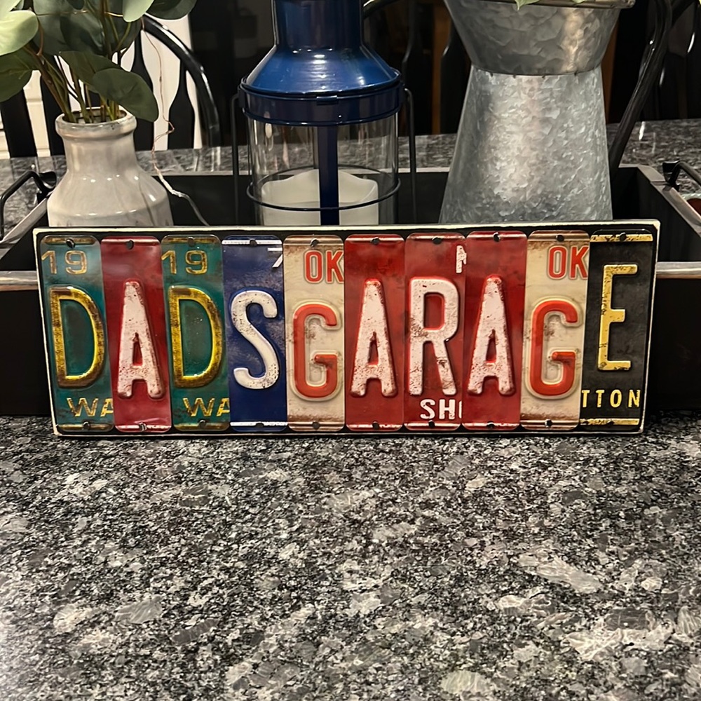 Dads Garage sign